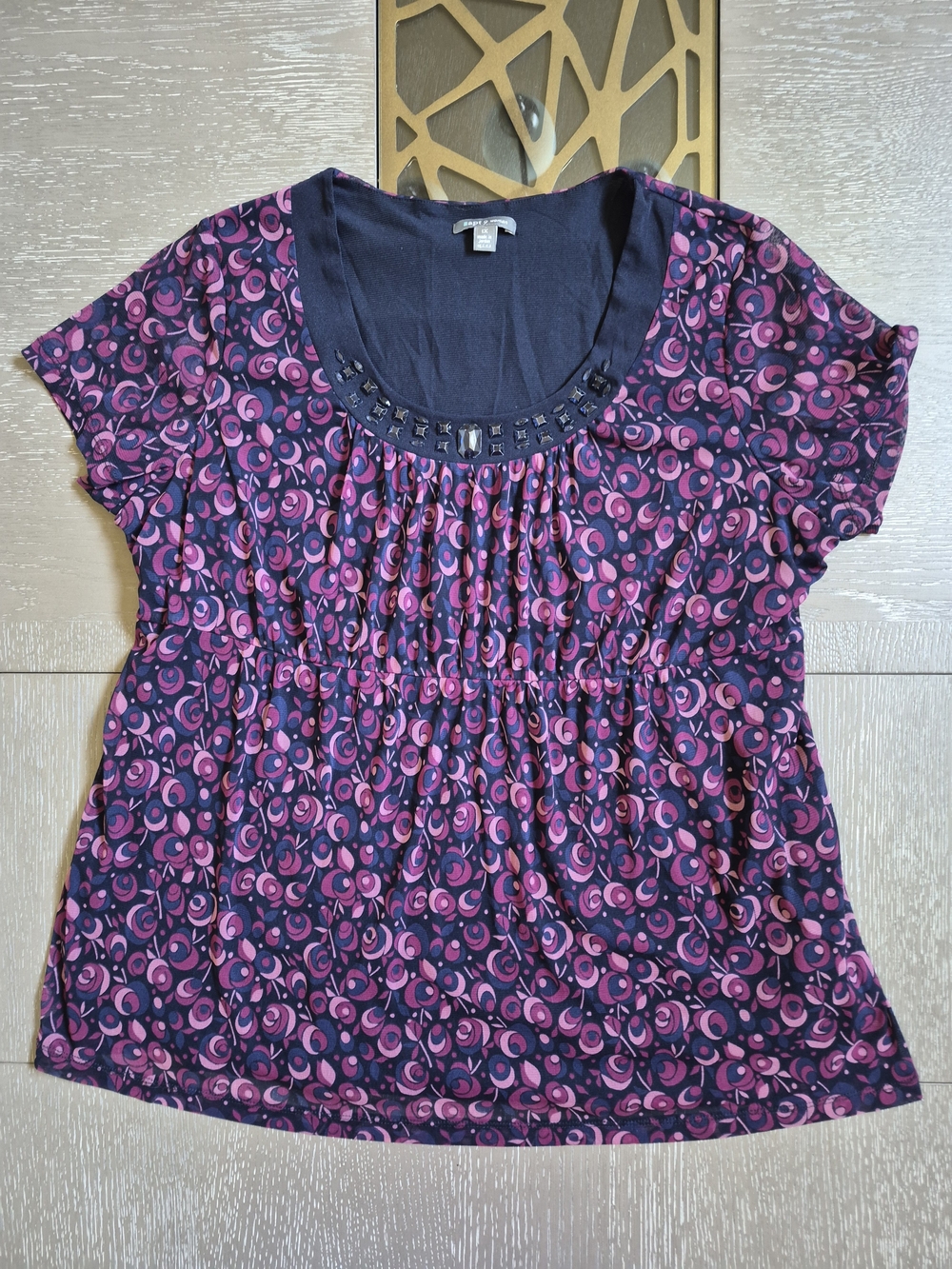 Women’s Short Sleeve Scoop Embellished Neck Top in Pink and Navy